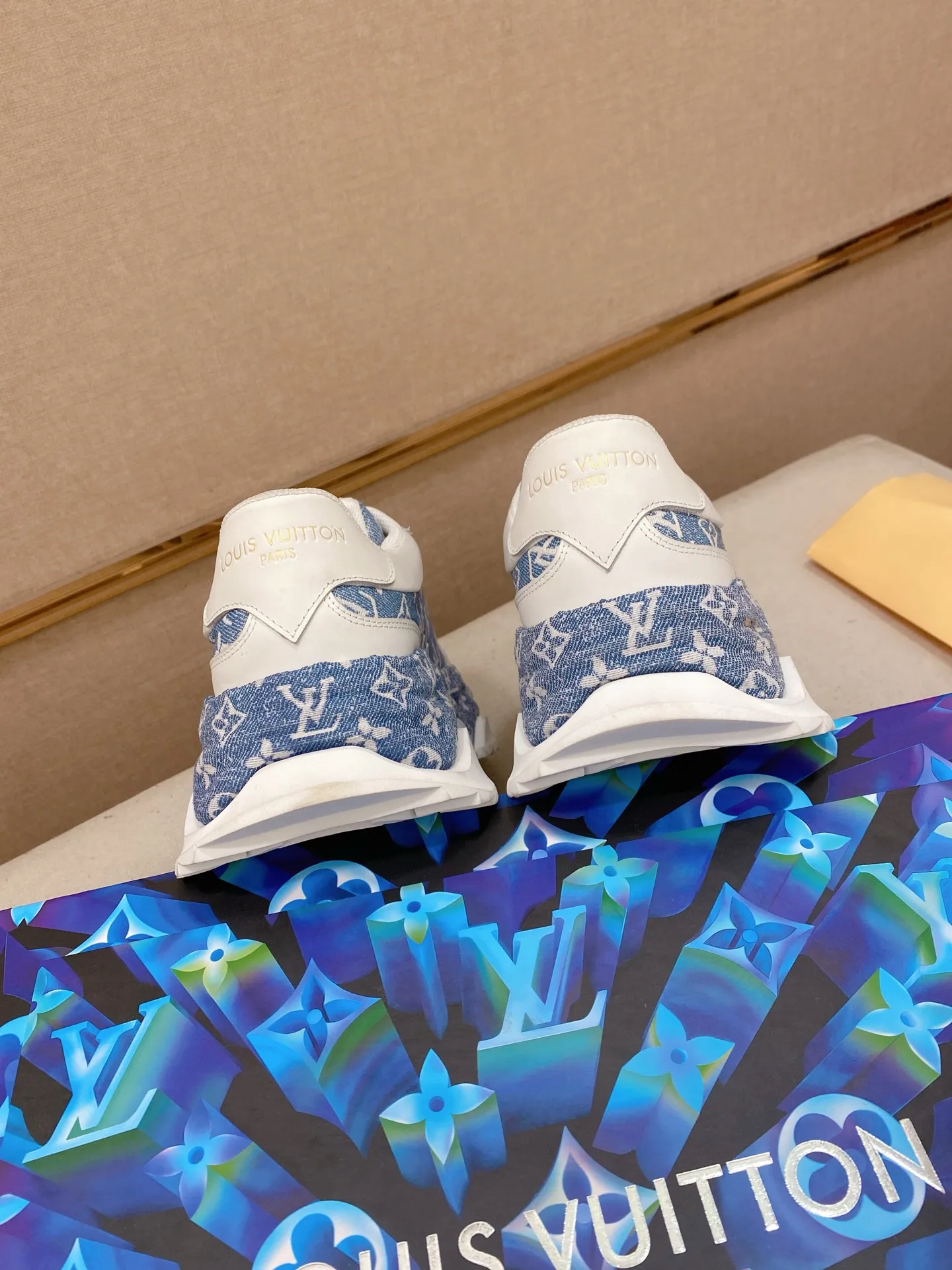 Factory price 600💰 Louis Vuitton (Louis Vuitton/lv) official website 1:1 copy 👊🏻Upper 🇮🇹Imported cowhide🇩🇪Lining imported breathable mesh lining. The original outsole is molded to reflect the identity of every man, and the upper foot is elegant and stable🚶🏻🚶🏻The high-end custom counter original replica📯The shoe last remains unchanged regardless of wind and rain, and can withstand the verification of time🔍️,🔵 Size: 39-45. Can be customized 38-46 non-refundable and non-exchangeable!